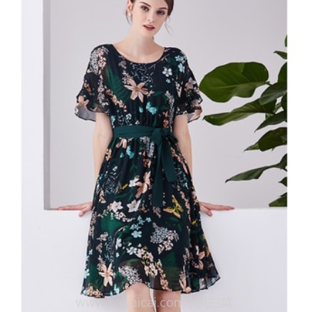 天猫商城:2018夏季新款 D.F.DEAR 德菲蒂奥印花雪纺圆领松紧腰修身连衣裙 特价¥389,领券减¥100实付¥289包邮