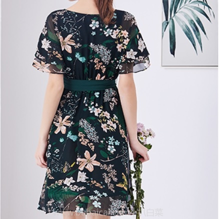 天猫商城:2018夏季新款 D.F.DEAR 德菲蒂奥印花雪纺圆领松紧腰修身连衣裙 特价¥389,领券减¥100实付¥289包邮